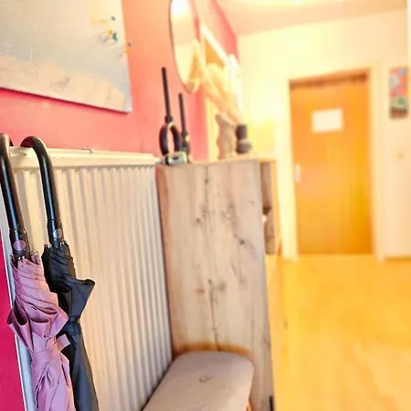 Doppelzimmer 1 I Geteiltes Bad & Kueche I Mit Dem Nur 4 Min Bis Zum Hauptbahnhof Homestay *