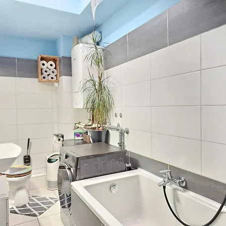 منزل للإقامة Doppelzimmer In Privathaus I Geteiltes Bad & Kueche I Mit Dem 4 Min Bis Zum Hauptbahnhof