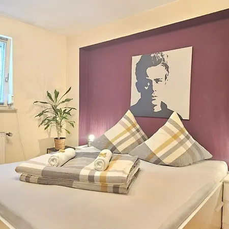 منزل للإقامة Doppelzimmer In Privathaus I Geteiltes Bad & Kueche I Mit Dem 4 Min Bis Zum Hauptbahnhof *