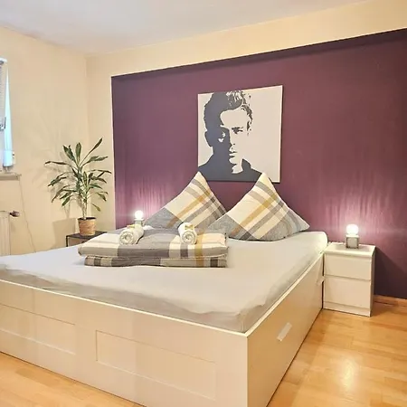Doppelzimmer 1 I Geteiltes Bad & Kueche I Mit Dem Nur 4 Min Bis Zum Hauptbahnhof * Freiburg im Breisgau