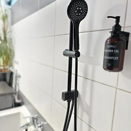 Doppelzimmer 1 I Geteiltes Bad & Kueche I Mit Dem Nur 4 Min Bis Zum Hauptbahnhof * Freiburg im Breisgau