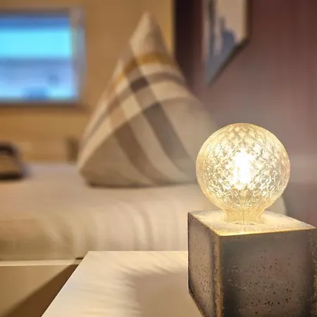 منزل للإقامة Doppelzimmer In Privathaus I Geteiltes Bad & Kueche I Mit Dem 4 Min Bis Zum Hauptbahnhof