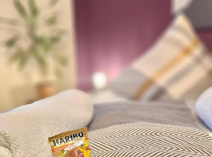 Doppelzimmer 1 I Geteiltes Bad&küche I Mit Dem Nur 4 Min Bis Zum Hauptbahnhof Habitación en casa particular *