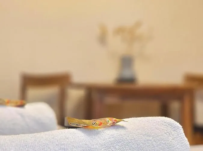 Doppelzimmer 1 I Geteiltes Bad&küche I Mit Dem Nur 4 Min Bis Zum Hauptbahnhof Habitación en casa particular *